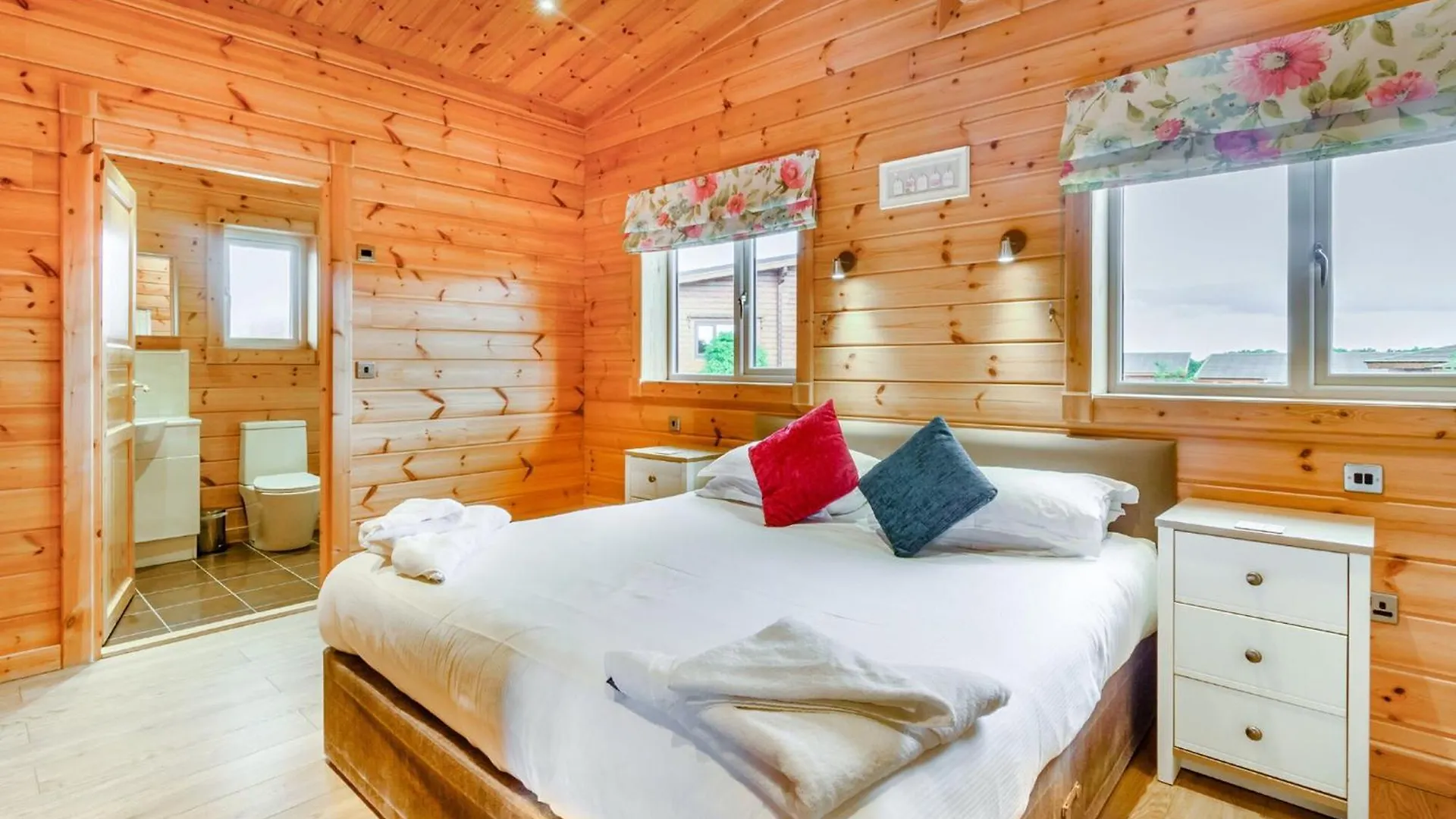 Fairview Lodges Уитернси Великобритания